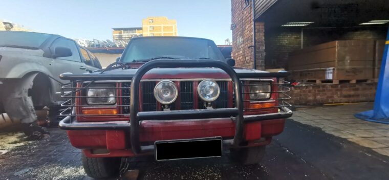 1999 Jeep Cherokee 4.0 XJ stripping for used parts for sale