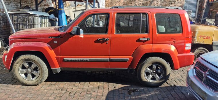 2008 Jeep Cherokee 3.7 KK stripping for used parts for sale