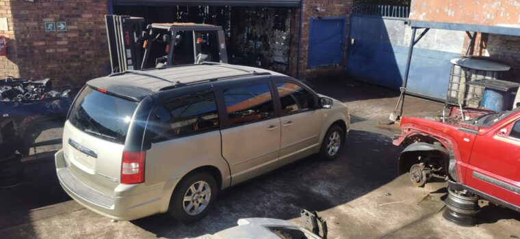 2008 Chrysler Grand Voyager 2.8 LX stripping for used parts for sale