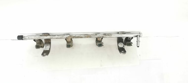 Chrysler PT Cruiser 2.0 petrol used fuel rail for sale