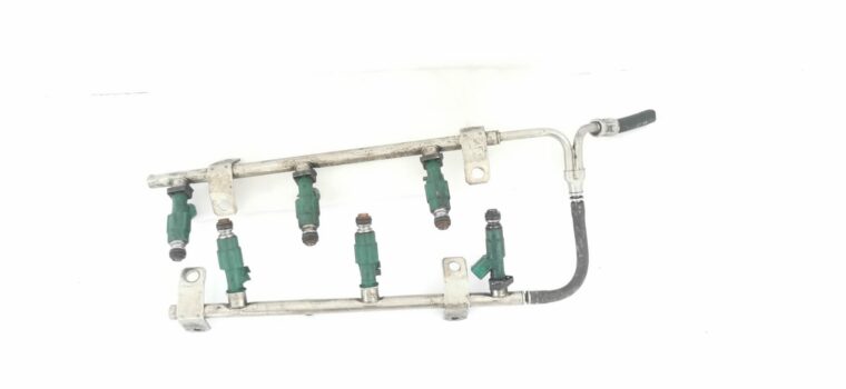 Chrysler Voyager 3.3 petrol used fuel rail for sale