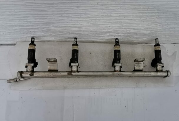Dodge Caliber petrol used fuel rail for sale