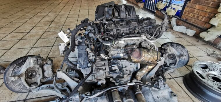 Jeep Cherokee 3.2 KL used petrol engine parts for sale