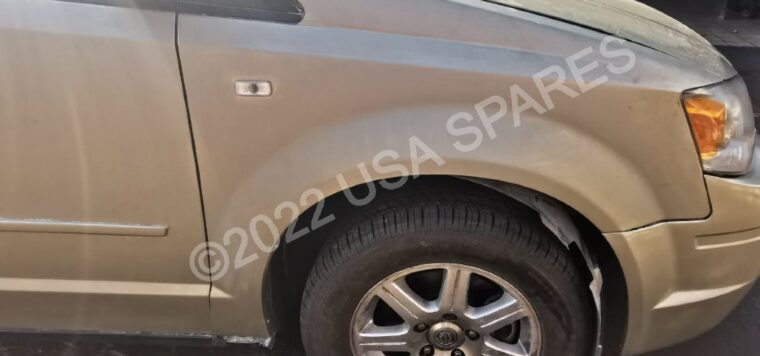 Chrysler Grand Voyager used fenders and other spares parts for sale