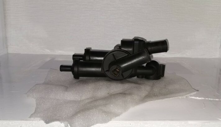 Jeep Compass petrol used thermostat housing for sale