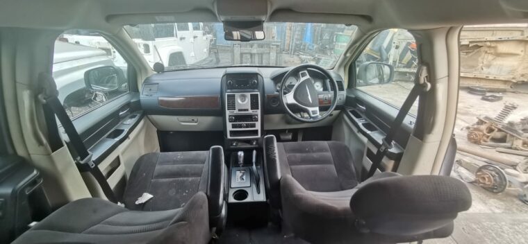 Chrysler Grand Voyager 2.8 RT used spares for sale