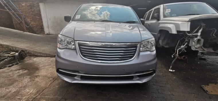 Chrysler Grand Voyager 2.8 RT used spares for sale