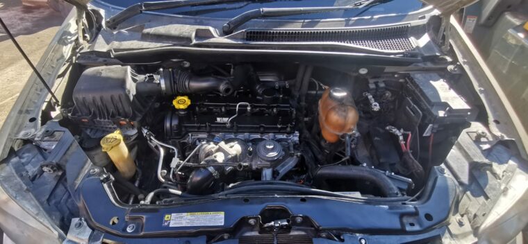 Chrysler Grand Voyager 2.8 diesel used spares parts for sale