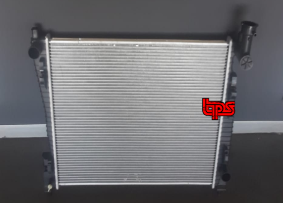 Jeep Gran Cherokee WK2 3.6 5.7 6.4 new radiator for sale