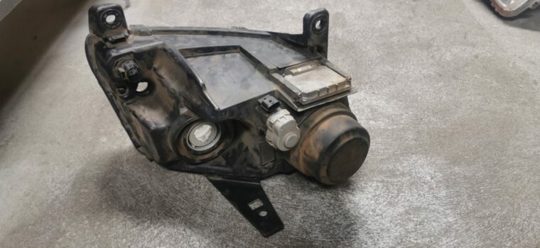 Jeep Grand Cherokee WK2 used headlights for sale