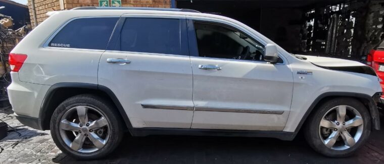2012 Jeep Grand Cherokee 5.7 WK2 Hemi V8 petrol stripping for used spares