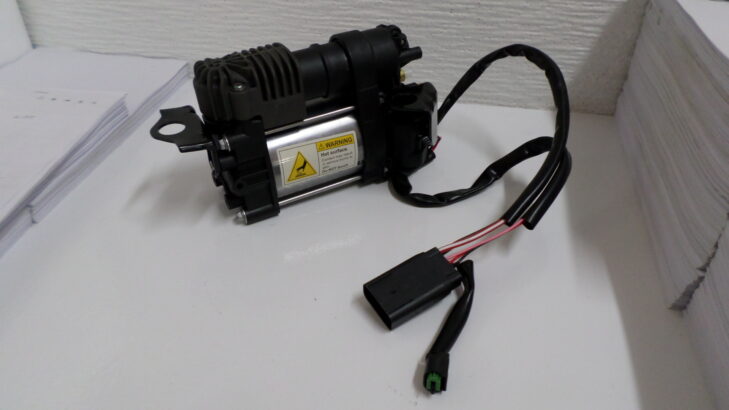 Jeep Grand Cherokee Wk2 new air suspension pump for sale