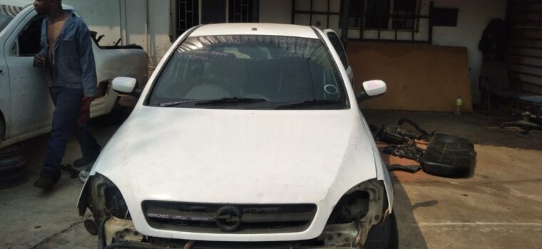 Opel Corsa C Gamma stripping for used spares parts