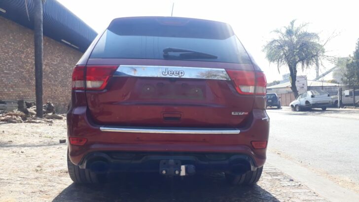 Jeep Grand Cherokee 6.4 WK2 V8 SRT8 stripping for used spares for sale