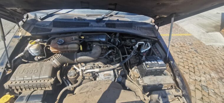 Jeep Cherokee 3.7 KJ V6 stripping for used spares for sale