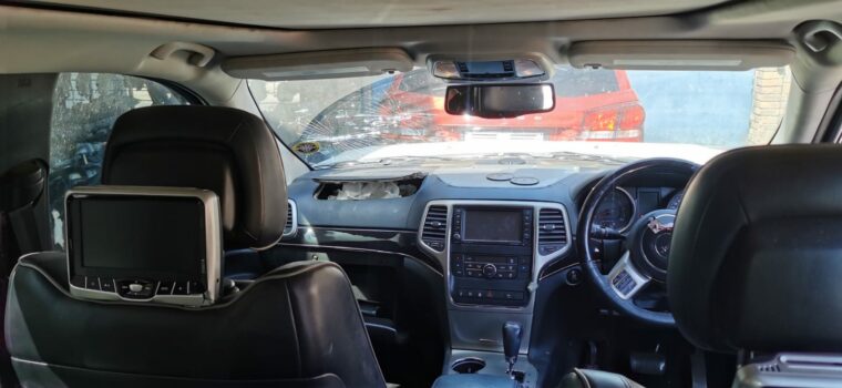 Jeep Grand Cherokee 5.7 WK2 2013 stripping for used spares for sale