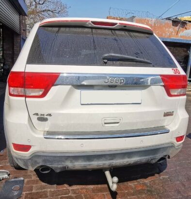Jeep Grand Cherokee 5.7 WK2 2013 stripping for used spares for sale