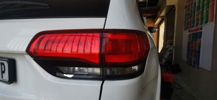 Jeep Grand Cherokee WK2 2014 used tail light for sale
