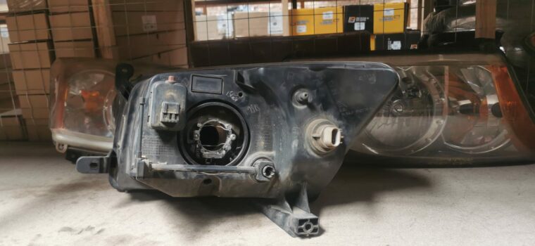 Chrysler Voyager used headlights for sale