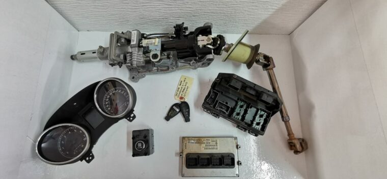 Jeep Grand Cherokee 5.7 WK2 used lockset for sale