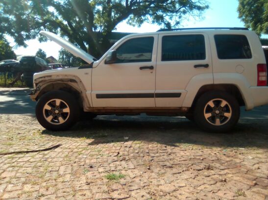 Jeep Cherokee KK stripping for used spares parts