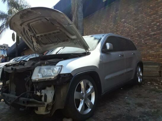 Jeep Grand Cherokee WK2 stripping for used spares parts