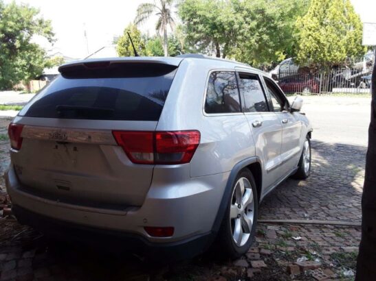 Jeep Grand Cherokee WK2 stripping for used spares parts