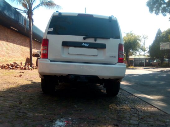 Jeep Cherokee KK stripping for used spares parts