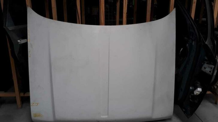 Jeep Grand Cherokee ZJ used bonnet/hood on special