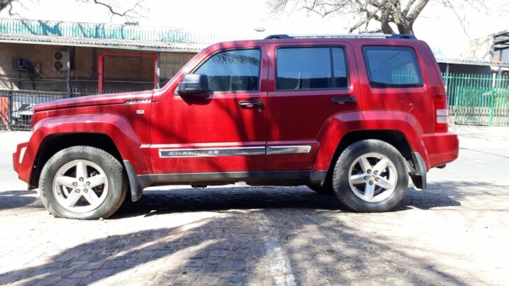 Jeep Cherokee KK 2008-2013 used body parts for sale