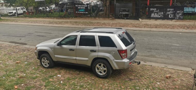 Jeep Grand Cherokee WK stripping for used spares parts