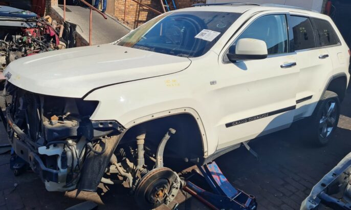 Jeep Grand Cherokee WK 2011-2013 used body parts for sale