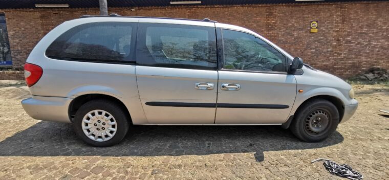 Chrysler Grand Voyager MK2 used body spares for sale