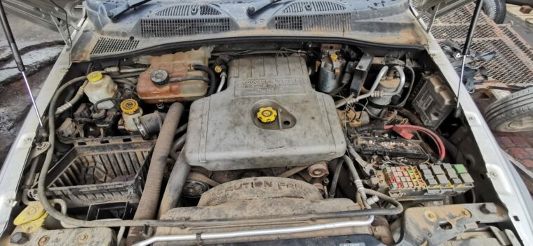 Jeep Cherokee 2.8 KJ 2003 used engine parts for sale