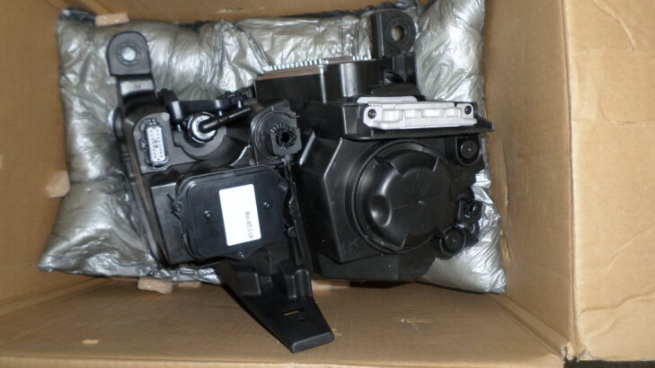 Jeep Grand Cherokee WK2 2014 new headlight for sale