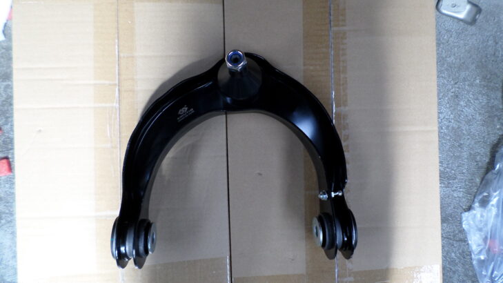 Jeep Grand Cherokee WK2 upper front control arm for sale