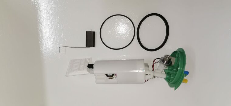 Chrysler Voyager 3.3 new 4 pin fuel pump for sale