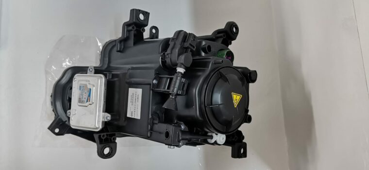 Jeep Cherokee KL xenon headlight for sale
