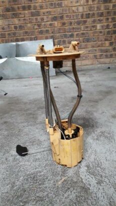 Jeep Cherokee 2.8 KJ used fuel pump and other parts for sale