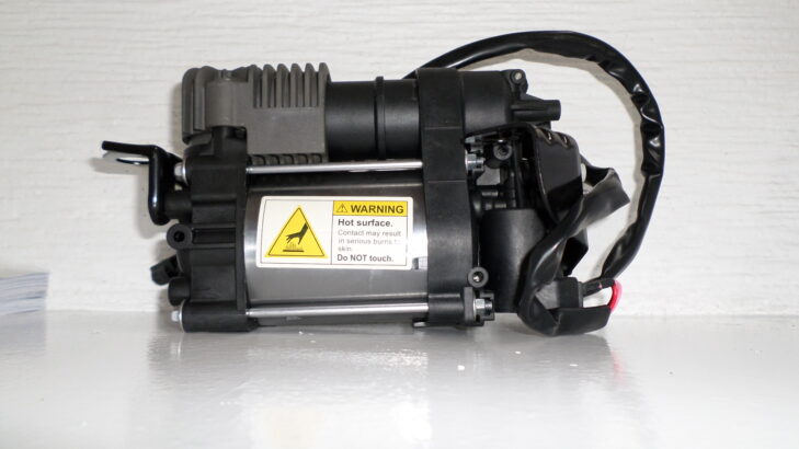 Jeep Grand Cherokee Wk2 new air suspension pump for sale