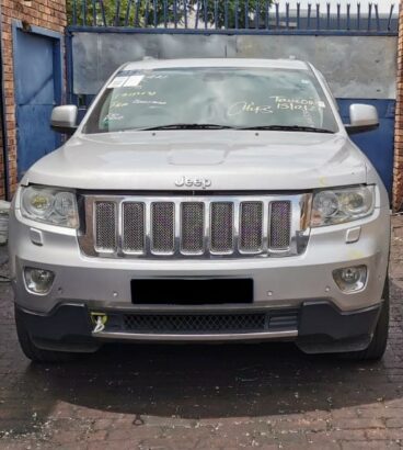 Jeep Grand Cherokee WK2 used front spares for sale