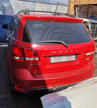 Dodge Journey stripping for spares for sale