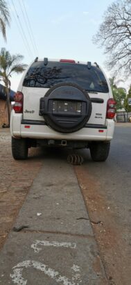 Jeep Cherokee 3.7 KJ used spares for sale