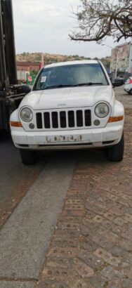 Jeep Cherokee 3.7 KJ used spares for sale