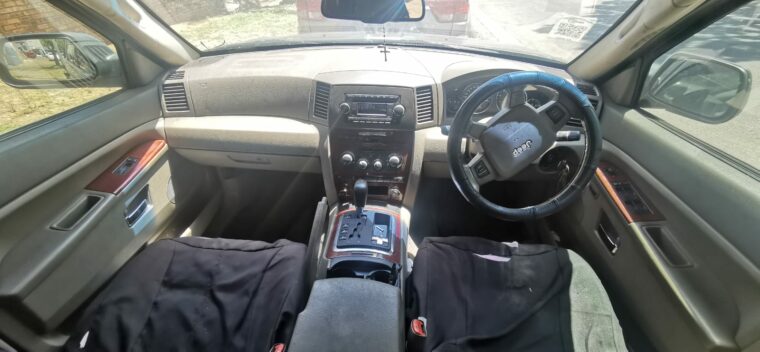 Jeep Grand Cherokee WK/WH stripping for spares for sale
