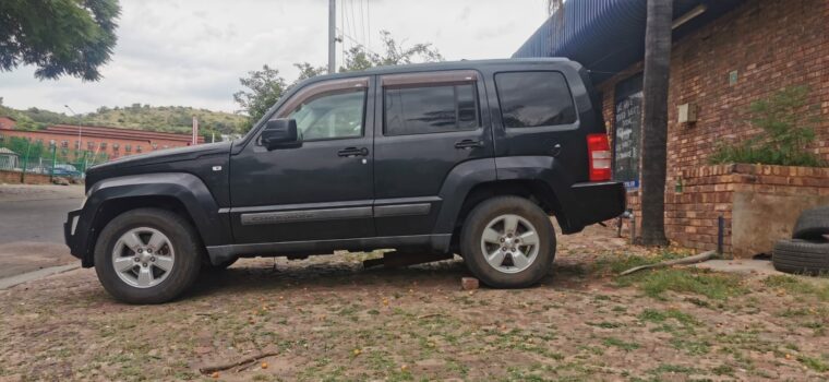 Jeep Cherokee 3.7 KK V6 used spares for sale