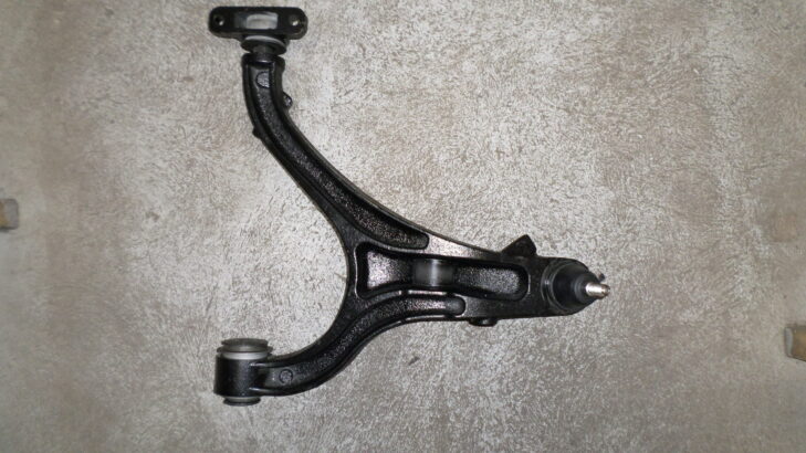 Jeep Grand Cherokee WK lower front control arm for sale