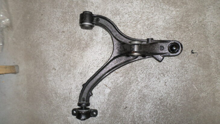 Jeep Grand Cherokee WK lower front control arm for sale