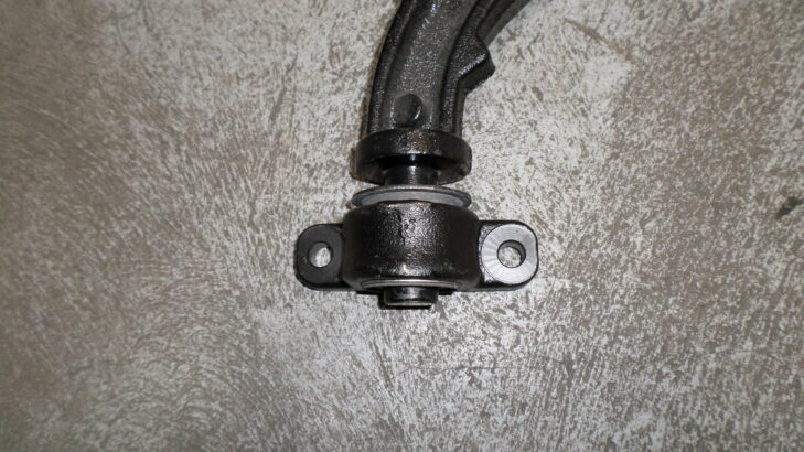 Jeep Grand Cherokee WK lower front control arm for sale