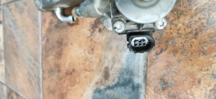 Chrysler Grand Voyager 2.8 used oil cooler for sale